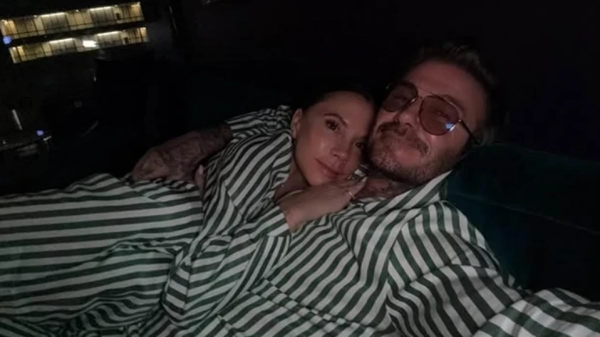 David Beckham tiết lộ anh thường đeo giày khi ngủ khiến vợ khó chịu